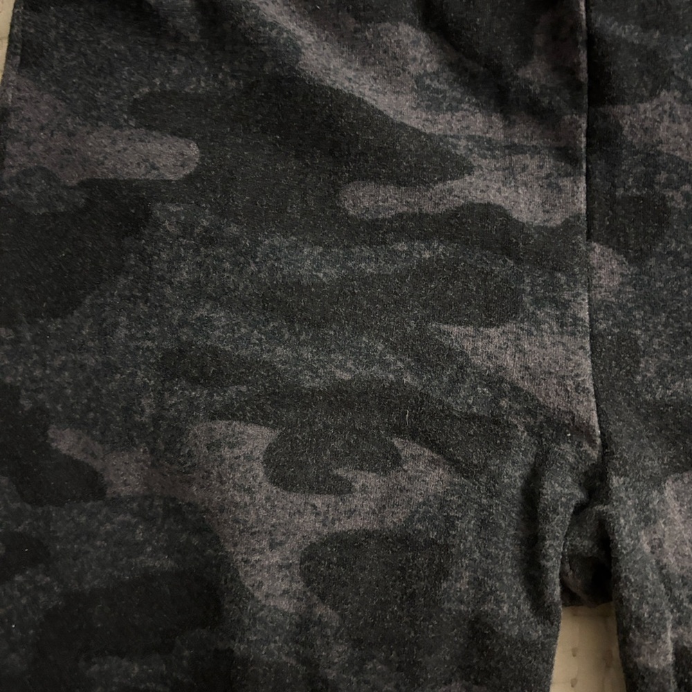 LuLaRoe Black Camouflage Biker Shorts - Picture 4 of 8